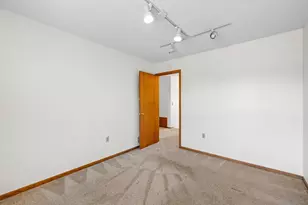 952 Moonlight Dr, Woodbury, MN 55125 - Photo 28