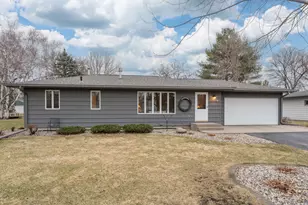 1536 James Dr, North Mankato, MN 56003 - Photo 2