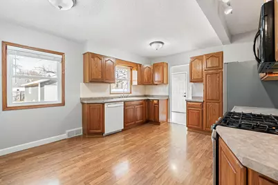 1817 1st Avenue NE, Austin, MN 55912 - Photo 12