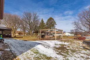 255 W 7th St, Gibbon, MN 55335 - Photo 46