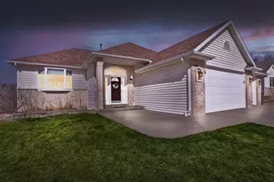 1309 Lone Pine Dr SW, Rochester, MN 55902 - Photo 4