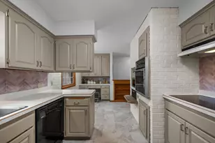 352 Cimarron Rd, Apple Valley, MN 55124 - Photo 20