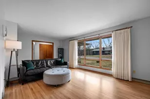 352 Cimarron Rd, Apple Valley, MN 55124 - Photo 10