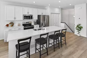 864 Roselyn Dr, Victoria, MN 55386 - Photo 4