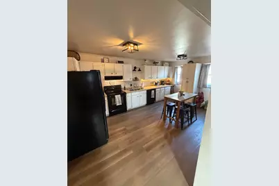 308 W Douglas Avenue, Fergus Falls, MN 56537 - Photo 6