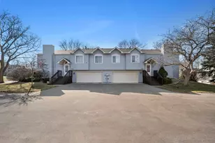 2505 Geranium Ave E, Maplewood, MN 55119 - Photo 4