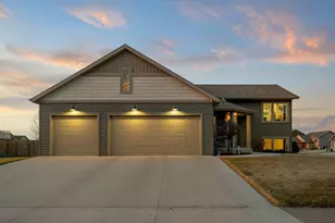 2013 12th Ave NE, Austin, MN 55912 - Photo 1