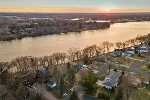 810 River Ln, Anoka, MN 55303 - Photo 2