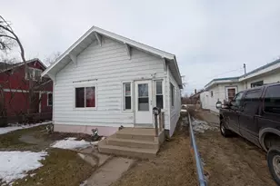 417 Central Ave SE, Bemidji, MN 56601 - Photo 2