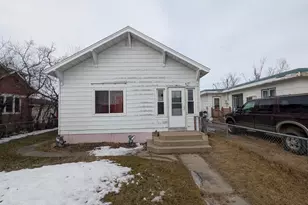 417 Central Ave SE, Bemidji, MN 56601 - Photo 1