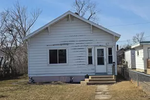 417 Central Ave SE, Bemidji, MN 56601 - Photo 1