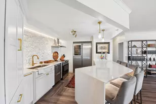 168 6th St E, Saint Paul, MN 55101 - Photo 2