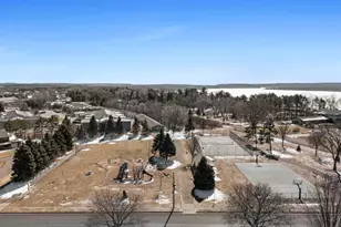 1431 Hazelcrest Dr, Hudson, WI 54016 - Photo 26