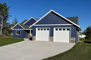 916 NW 7th Ave NW, Perham, MN 56573 - Photo 8