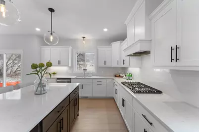 7682 22nd Avenue E, Shakopee, MN 55379 - Photo 4