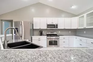 1212 McGuire Ln, Grand Rapids, MN 55744 - Photo 10