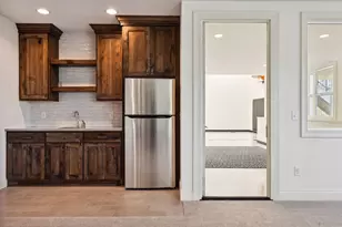 1886 Della Dr, Chanhassen, MN 55317 - Photo 54