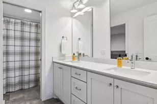 1886 Della Dr, Chanhassen, MN 55317 - Photo 44