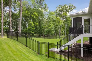 1886 Della Dr, Chanhassen, MN 55317 - Photo 62