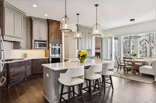 1886 Della Dr, Chanhassen, MN 55317 - Photo 16