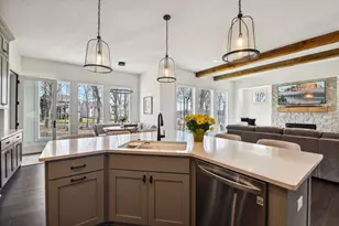 1886 Della Dr, Chanhassen, MN 55317 - Photo 20