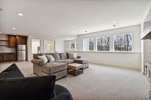 1886 Della Dr, Chanhassen, MN 55317 - Photo 52