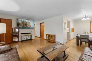 902 7th Ave E, Shakopee, MN 55379 - Photo 6