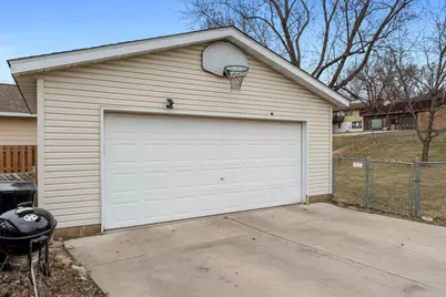 902 7th Avenue E, Shakopee, MN 55379 - Photo 34