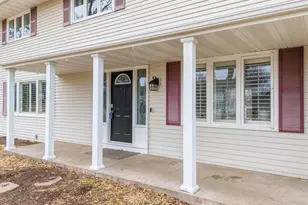 11712 Galtier Dr, Burnsville, MN 55337 - Photo 2