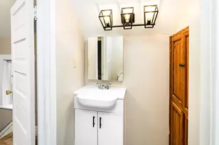 706 E 11th St, Duluth, MN 55805 - Photo 18