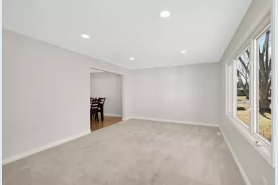 7495 Saratoga Drive, Chanhassen, MN 55317 - Photo 2