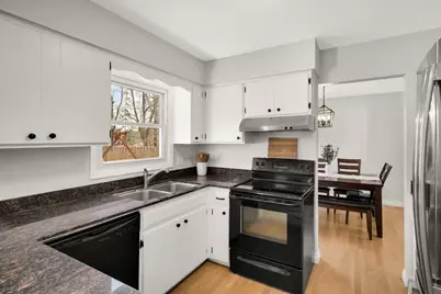 7495 Saratoga Drive, Chanhassen, MN 55317 - Photo 6