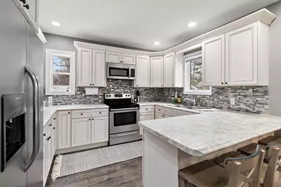 219 12th Avenue W, Alexandria, MN 56308 - Photo 2