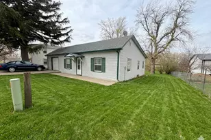 205 S 2nd St, Beaver Creek, MN 56116 - Photo 1