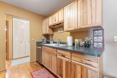 1304 W Medicine Lake Drive #323, Plymouth, MN 55441 - Photo 4