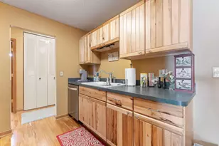 1304 W Medicine Lake Dr, Plymouth, MN 55441 - Photo 4