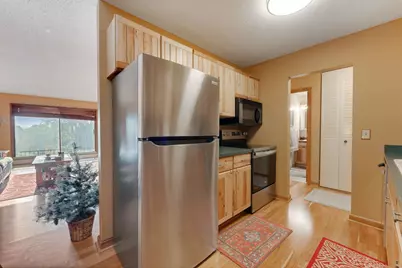 1304 W Medicine Lake Drive #323, Plymouth, MN 55441 - Photo 4