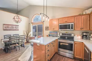 312 Bechtold Dr, Sartell, MN 56377 - Photo 4