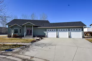 913 41st Ave S, Moorhead, MN 56560 - Photo 1