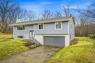 112 Pony Ln E, Apple Valley, MN 55124 - Photo 2