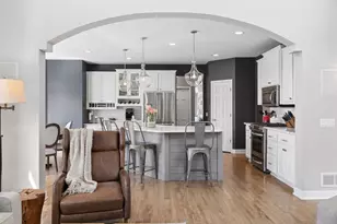 20643 Hazelwood Tr, Lakeville, MN 55044 - Photo 2