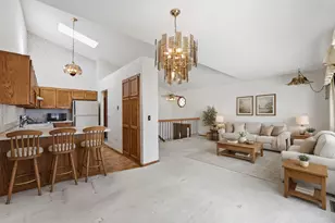 902 Evergreen Dr, Burnsville, MN 55337 - Photo 4