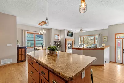 11614 Laketowne View, Albertville, MN 55301 - Photo 8