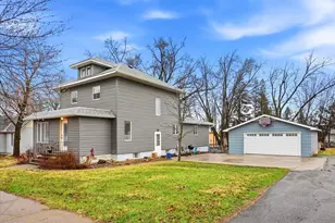 1060 Franklin St, Baldwin, WI 54002 - Photo 2