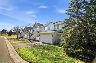 8731 Quarry Ridge Ln, Woodbury, MN 55125 - Photo 4