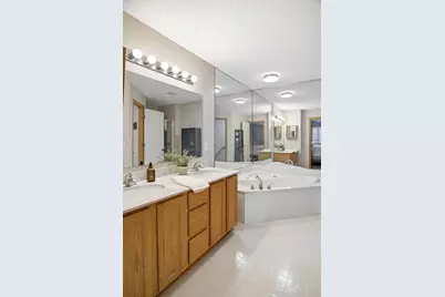 8731 Quarry Ridge Lane #F, Woodbury, MN 55125 - Photo 22