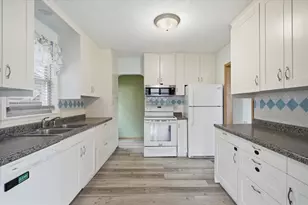 1489 Hoyt Ave W, Falcon Heights, MN 55108 - Photo 12