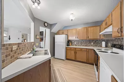 7627 Nicholas Way, Chanhassen, MN 55317 - Photo 10