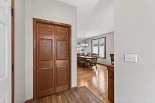 1581 Christie Pl, Saint Paul, MN 55106 - Photo 6