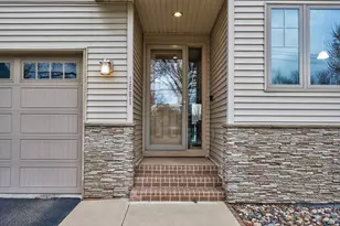 1581 Christie Pl, Saint Paul, MN 55106 - Photo 4